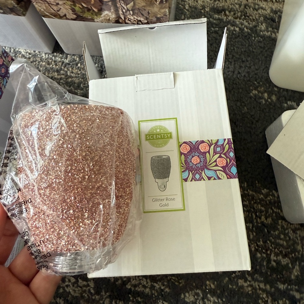 Scentsy Sparkling Gold Warmer